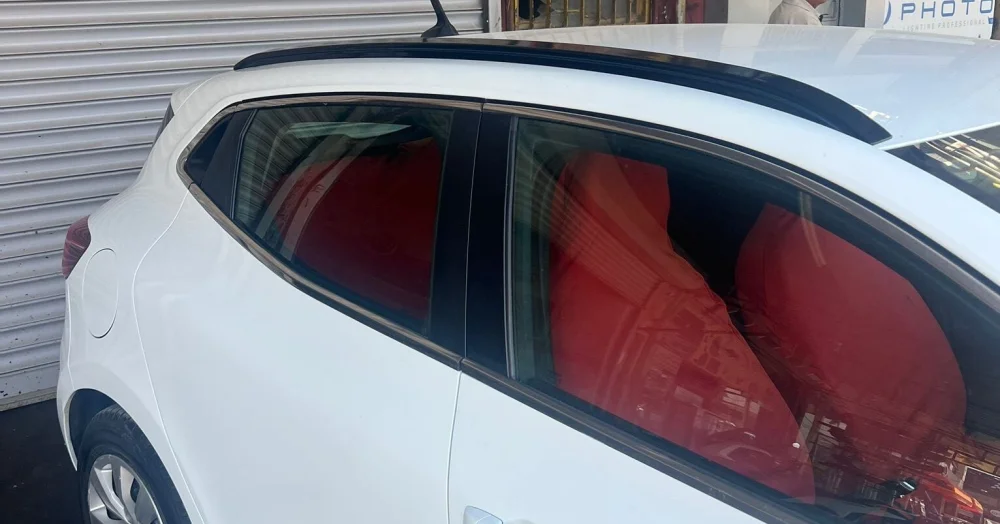 Renault Clio 5 2019 Sonrası Tavan Çıtası Parlak Siyah