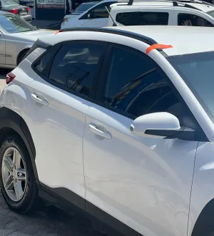 Hyundai Kona 2017-2023 (OS) uyumlu 2018-2022 Tavan Çıtası Parlak Siyah modelleri DRS Tuning'de. Kaliteli malzeme, hızlı kargo ve güvenli alışverişle hemen