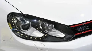Golf 6 Uyumlu R20 LED Far (Dolu) ParçaDRS Tuning kalitesiyle tanışın! Özel olarak Volkswagen  model araçlar için üretilen bu ürün, otomobilinizin hatlarına spor