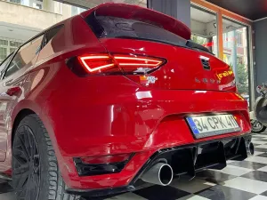 Seat Leon 2012-2020 (5F) uyumlu Mk3 Aero Tampon Orta Flapları (Plastik) Boyalı Parlak Siyah modelleri DRS Tuning'de. Kaliteli malzeme, hızlı kargo ve güvenli
