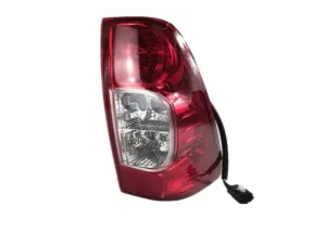 D-Max 2006-2011 Stop - SağDRS Tuning kalitesiyle tanışın! Özel olarak Isuzu  model araçlar için üretilen bu ürün, otomobilinizin hatlarına sportif ve dinamik bi