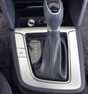 Hyundai Elantra Uyumlu 2016-2019 Vites Çerçeve (Titanyum Silver) thumb 4