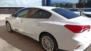 Focus Uyumlu 2019+ Kapı Çıtası Piano Black - Görsel 2
