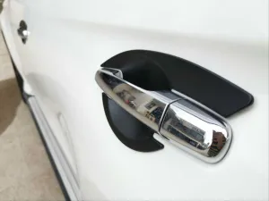 Mitsubishi L200 Uyumlu 2019+ İç Kapı Kolu Kaplama - Siyah thumb 3