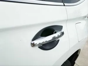Mitsubishi L200 Uyumlu 2019+ İç Kapı Kolu Kaplama - Siyah thumb 4