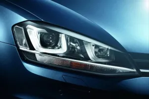 Volkswagen Golf Uyumlu 7Mk7 2012 - 2018 U LED Far Silver HareketsizDRS Tuning kalitesiyle tanışın! Özel olarak Volkswagen  model araçlar için üretilen bu ürün, 