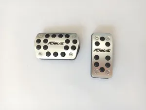 Ford Focus Uyumlu 2010-2019 Pedal Seti Siyah Yazılı OtomatikDRS Tuning kalitesiyle tanışın! Özel olarak Ford  model araçlar için üretilen bu ürün, otomobilinizi