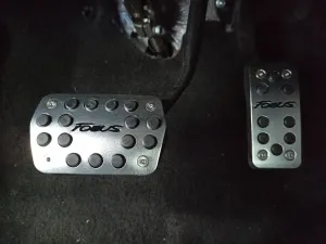 Ford Focus Uyumlu 2010-2019 Pedal Seti Siyah Yazılı Otomatik thumb 3