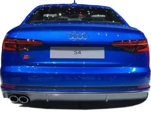 Audi A4 2015-2024 (B9) uyumlu B9 2016 Sonrası S4 Soldan Çift Çıkış Arka Tampon Eki - Difüzör (Plastik) modelleri Oto Aksesuar Shop'de. Kaliteli malzeme, hızlı
